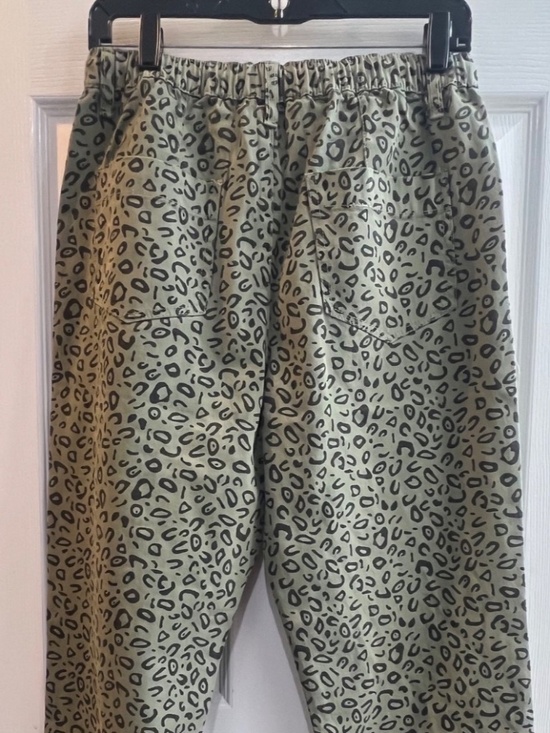 New Easel Cheetah Print Distressed Utility Cargo Pants Relaxed Fit Size Medium - Picture 7 of 14